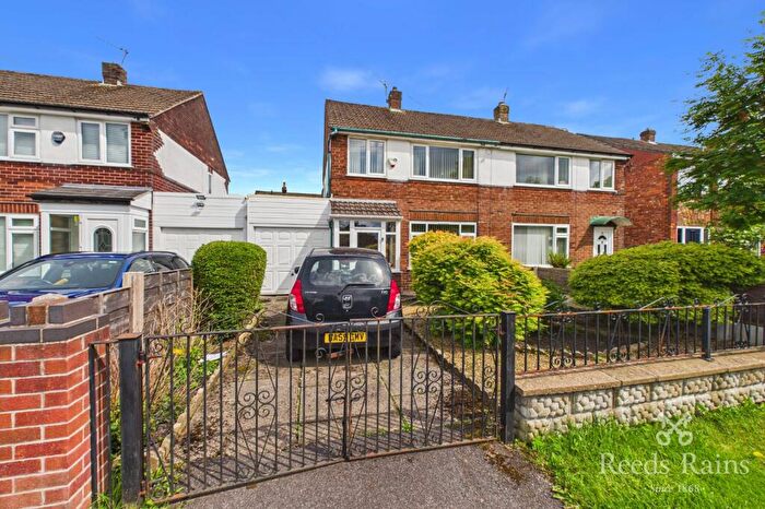 3 Bedroom Semi-Detached House For Sale In Lowndes Lane, Offerton, Stockport, Cheshire, SK2