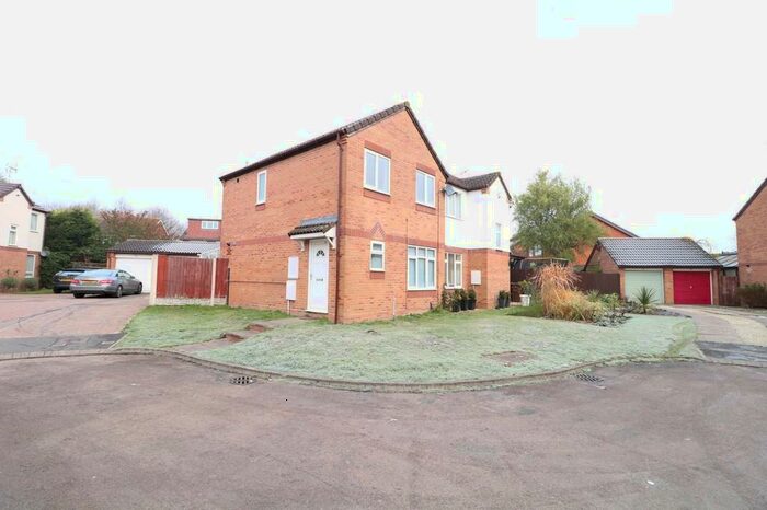 3 Bedroom Semi-Detached House To Rent In Norbury Grove, Olton, Solihull, B92