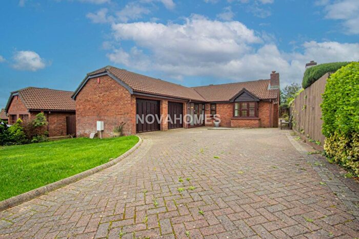 3 Bedroom Detached House For Sale In Elmwood Close, Plymouth, PL6