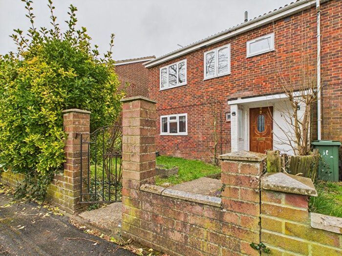 4 Bedroom Terraced House To Rent In Evesham Walk, Popley, Basingstoke, RG24