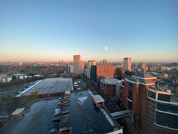 3 Bedroom Flat To Rent In Michigan Point Tower A, Salford Quays, Salford, M50
