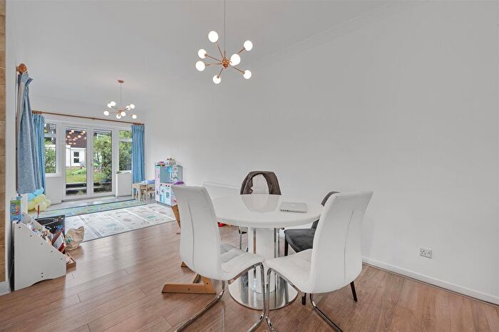 6 Bedroom Detached House To Rent In The Avenue, Hatch End, Pinner, HA5