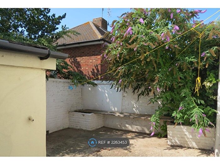 6 Bedroom End Of Terrace House To Rent In Egremont Place, Brighton, BN2