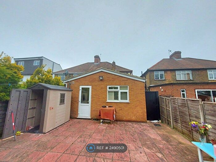 4 Bedroom Semi-Detached House To Rent In St. Davids Drive, Edgware, HA8