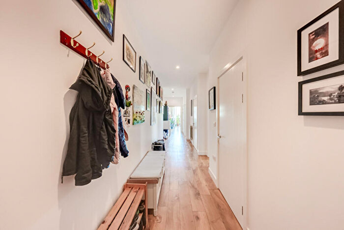2 Bedroom Flat For Sale In Embry Road, London, SE9