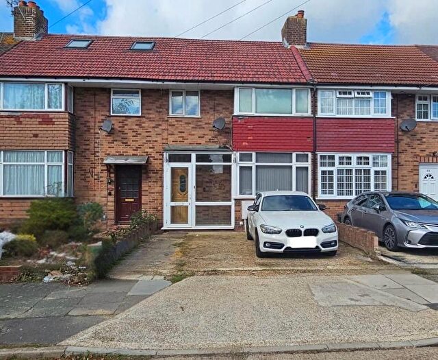 3 Bedroom Terraced House For Sale In Princes Park Lane, Hayes, UB3