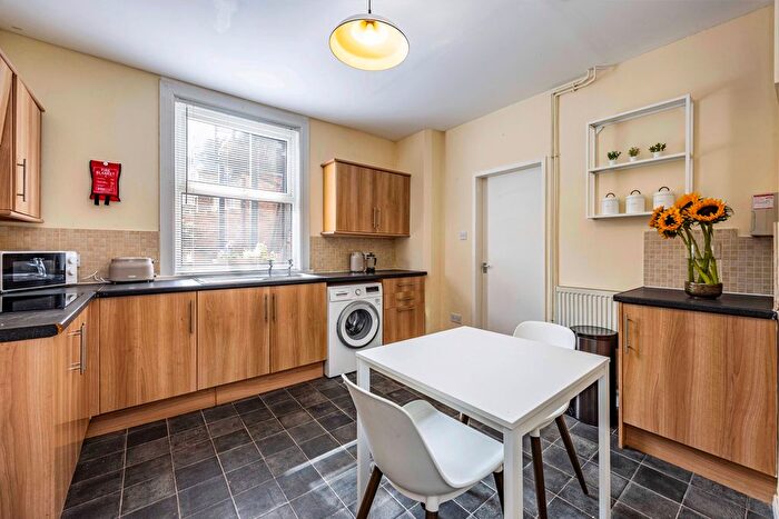 1 Bedroom Flat To Rent In Zulla Road, Nottingham, NG3