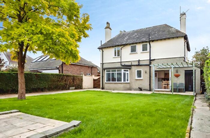 4 Bedroom Detached House For Sale In Southcliff Park, Clacton-on-Sea, Essex, CO15