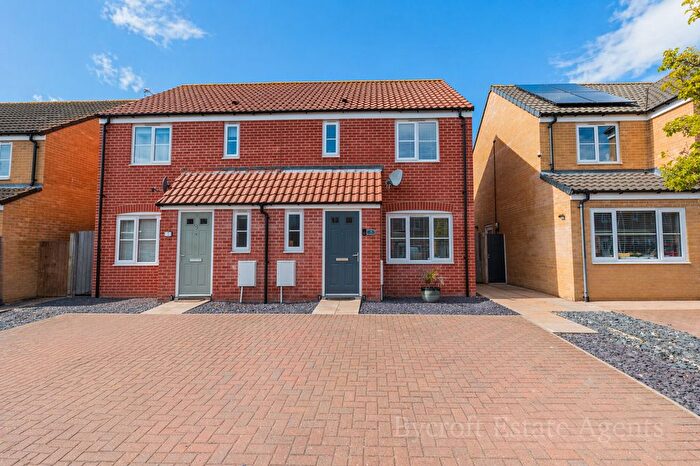 3 Bedroom Semi Detached House For Sale In Pritchard Close, Oulton, NR32