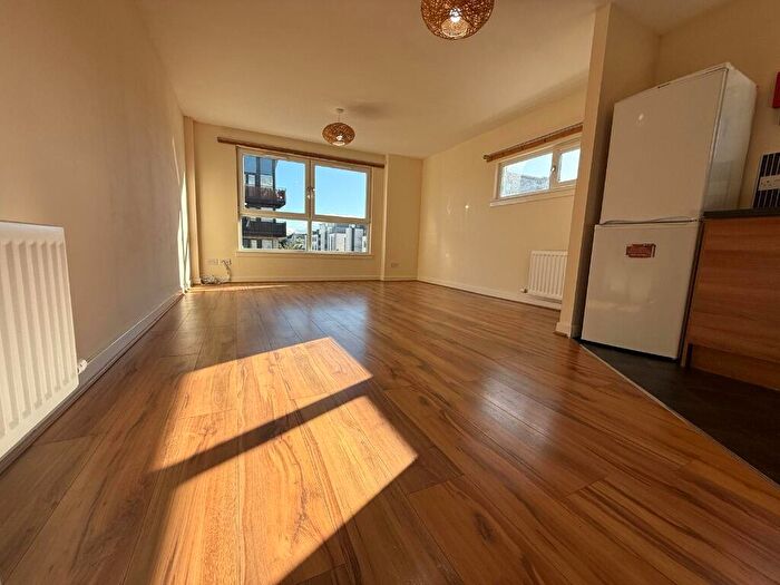 2 Bedroom Flat To Rent In Waterfront Park, Granton, Edinburgh, EH5