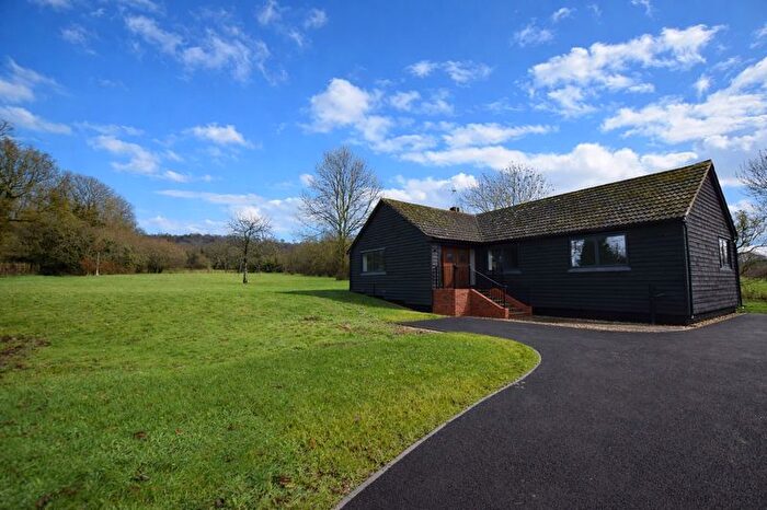 3 Bedroom Detached Bungalow To Rent In The Street, Maidstone, ME14