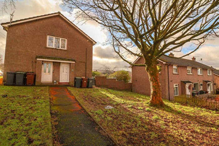 2 Bedroom Flat For Sale In Queens Drive, Glossop, SK13