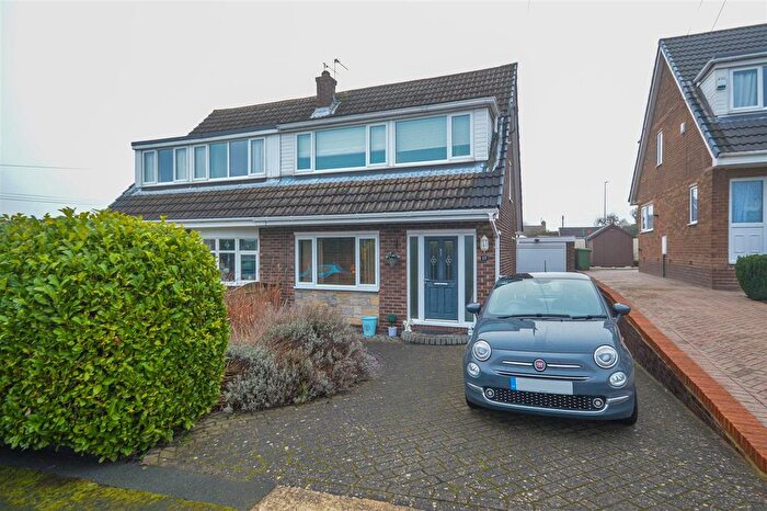 3 Bedroom Semi Detached House For Sale In Dulverton Close, Pontefract, WF8