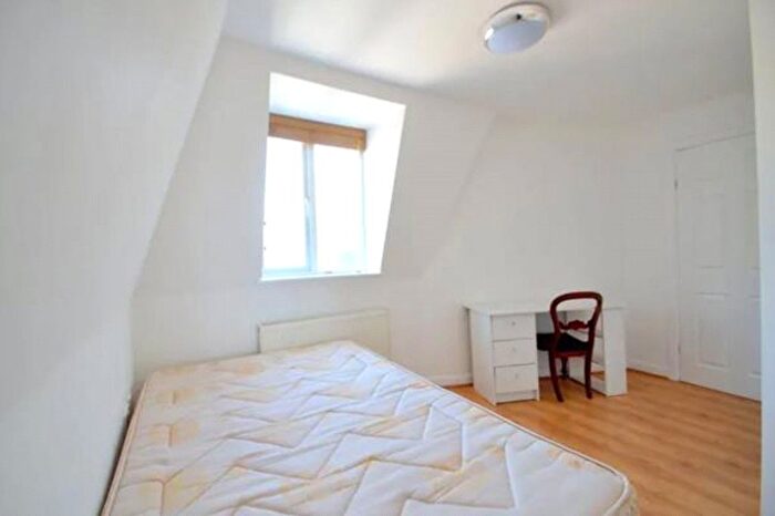 1 Bedroom Flat To Rent In Dollis Hill Road, Mill Hill East, London, NW7