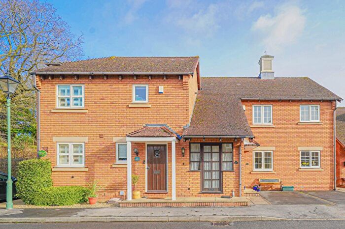 2 Bedroom Apartment For Sale In The Spinney, Solihull, B91