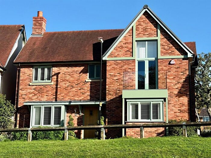 4 Bedroom Detached House For Sale In Watlington Gardens, Great Warley, Brentwood, CM13