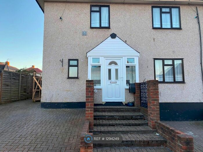 3 Bedroom Semi-Detached House To Rent In House, Crayford, DA1
