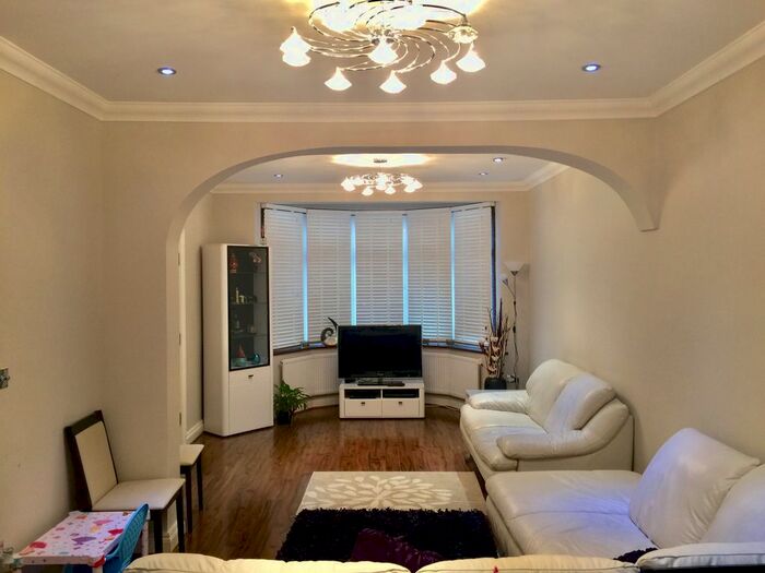 3 Bedroom Terraced House To Rent In Lancing Road, Ilford, IG2