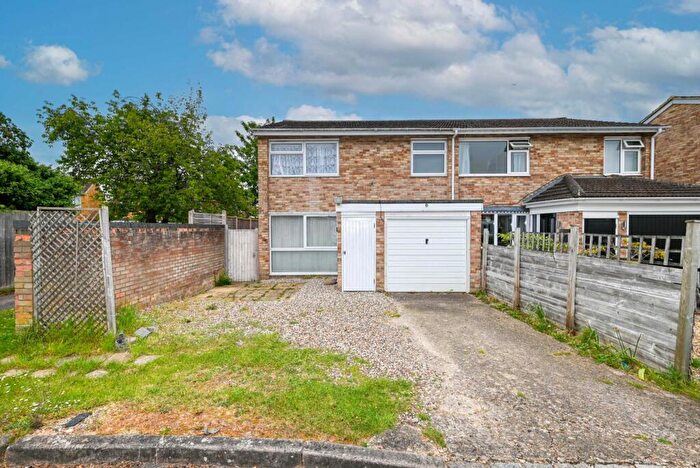3 Bedroom Semi Detached House For Sale In Redberry Close, Caversham Park, RG4