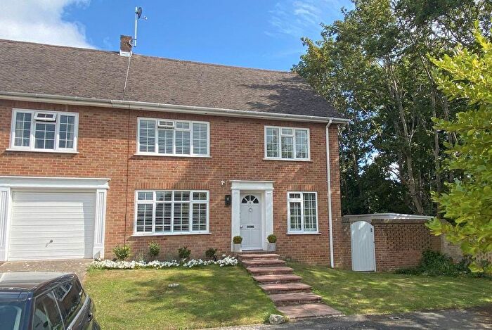 4 Bedroom End Of Terrace House To Rent In St. Annes Gardens, Lymington, SO41