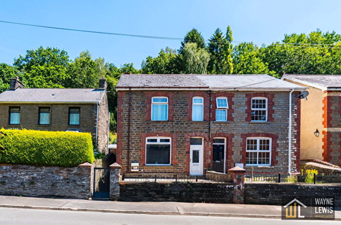3 Bedroom End Of Terrace House For Sale In Commercial Street, Ynysddu, Newport, NP11