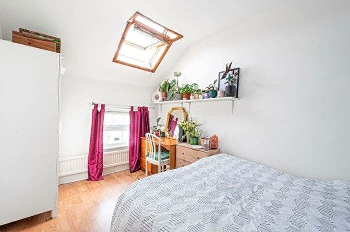 2 Bedroom Flat To Rent In Agamemnon Road, West Hampstead, NW6