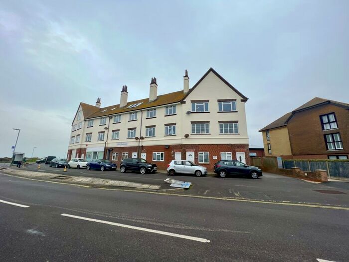 1 Bedroom Ground Flat To Rent In Marine Drive, Barton On Sea, New Milton, Hampshire, BH25