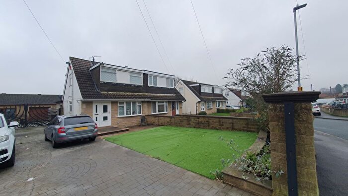 3 Bedroom Semi Detached Bungalow For Sale In Hazelcroft, Bradford, BD2