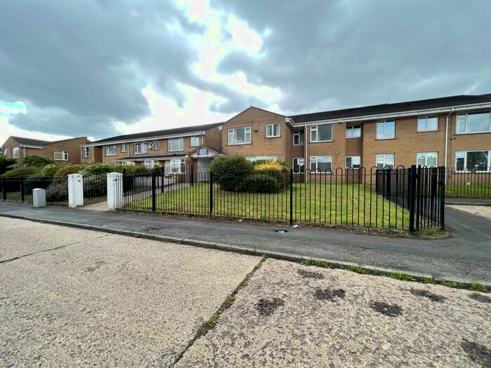 1 Bedroom Apartment To Rent In Weavers Brook, Halifax, HX2