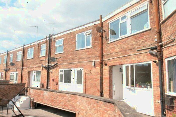 2 Bedroom Maisonette To Rent In Manor Parade Flats, Church Street, Littlehampton, West Sussex, BN17