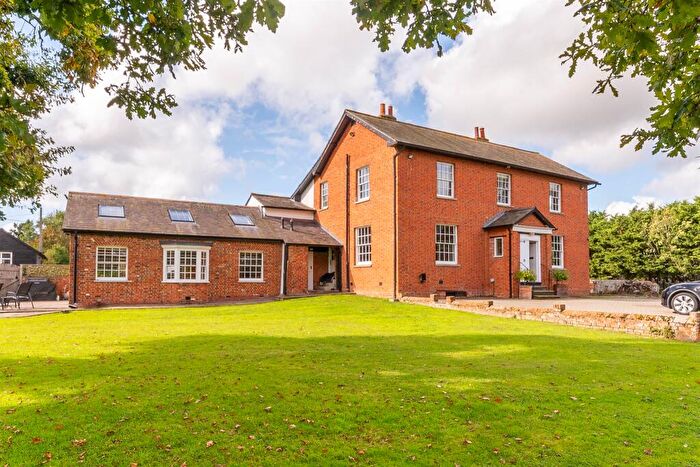 5 Bedroom Detached House For Sale In Workhouse Lane, South Woodham Ferrers, Chelmsford, CM3