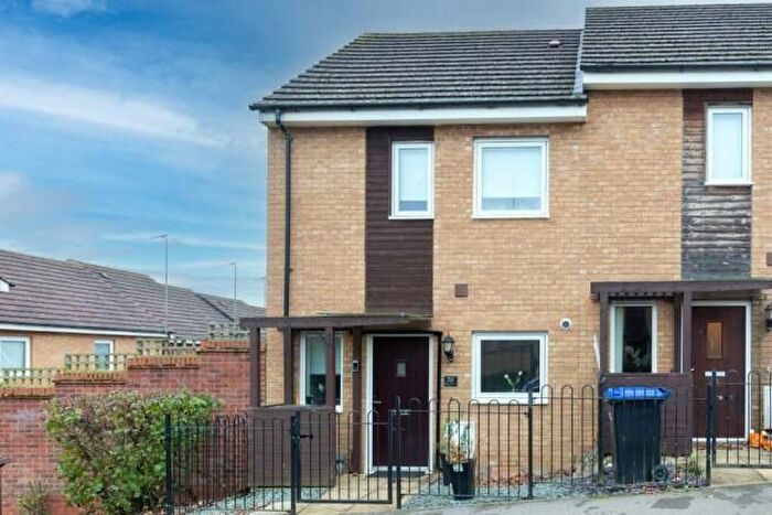 2 Bedroom Property To Rent In Bradlaugh Crescent, Northampton, NN3