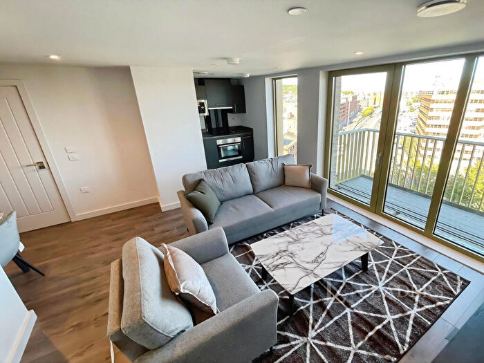 1 Bedroom Flat To Rent In Castle Street, Luton, Bedfordshire, LU1