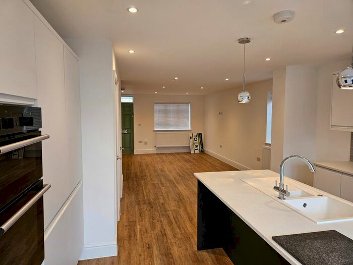 4 Bedroom Town House To Rent In High Street, Littlebourne, Canterbury, CT3