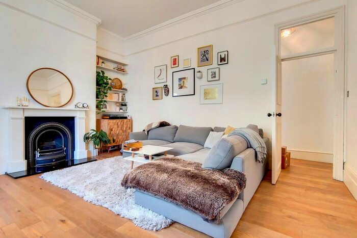 1 Bedroom Flat To Rent In Percy Circus, King's Cross, London, WC1X