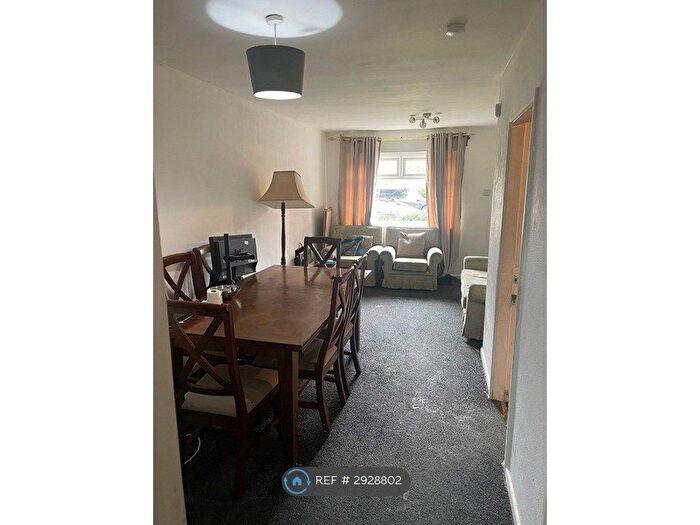 2 Bedroom Flat To Rent In Little Hulton, Manchester, M38
