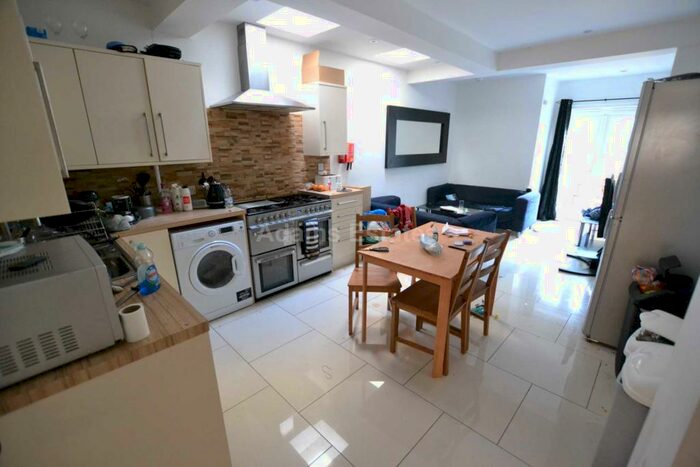 4 Bedroom Terraced House To Rent In Edgehill Street, Reading, RG1