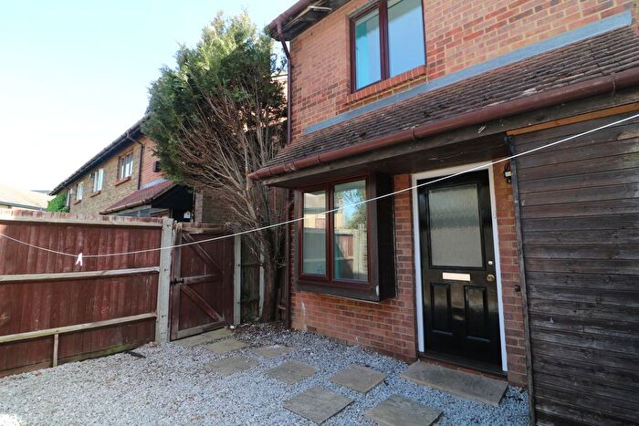 1 Bedroom Terraced House To Rent In Reynolds Close, Colliers Wood, SW19