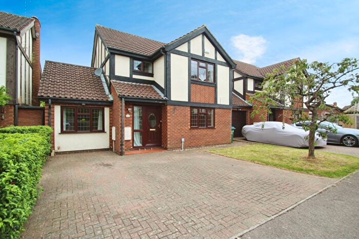 4 Bedroom Detached House To Rent In Kestrel Way, Buckingham, MK18