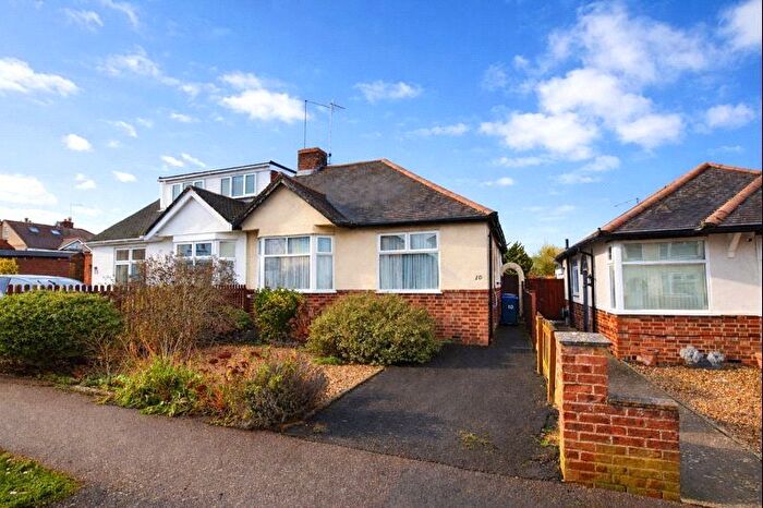 2 Bedroom Bungalow For Sale In Central Avenue, Kingsthorpe, Northampton, NN2