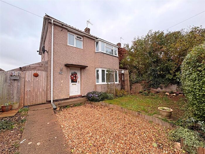 3 Bedroom Terraced House For Sale In Tennyson Road, Daventry, Northamptonshire, NN11