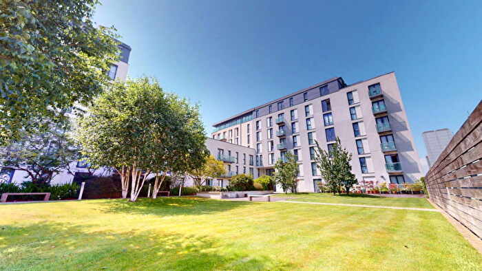 2 Bedroom Apartment For Sale In The Hayes, Cardiff, CF10