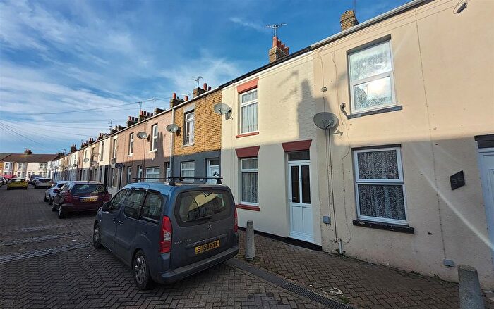2 Bedroom Property To Rent In Unity Street, Sheerness, ME12
