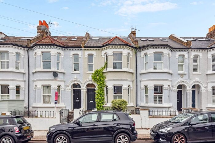 5 Bedroom Flat To Rent In Bucharest Road, London, SW18