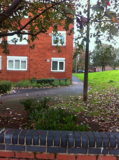 2 Bedroom Maisonette To Rent In Victoria Close, Liverpool, Merseyside, L17