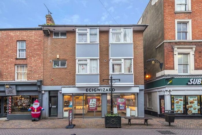 2 Bedroom Apartment To Rent In Banbury, Oxfordshire, OX16