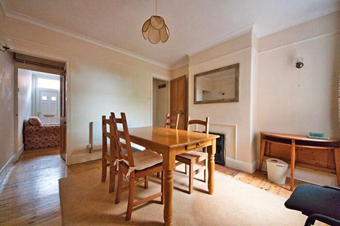 2 Bedroom Terraced House To Rent In Avenue Road Extension, Leiecester, LE2