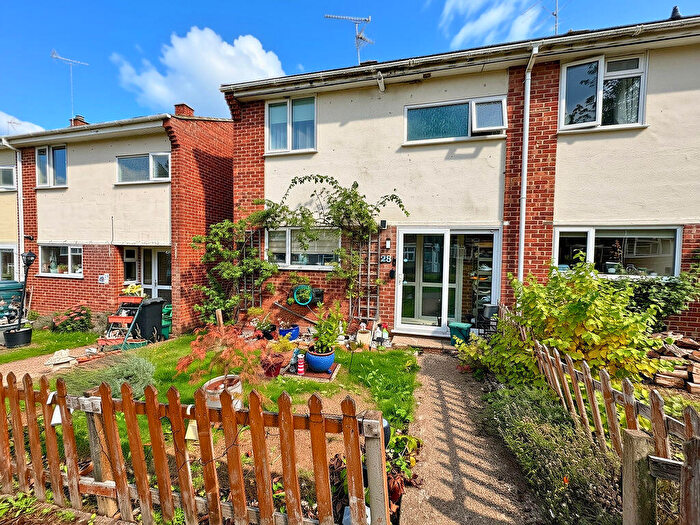 3 Bedroom Semi Detached House For Sale In Aintree Close, Newbury, RG14