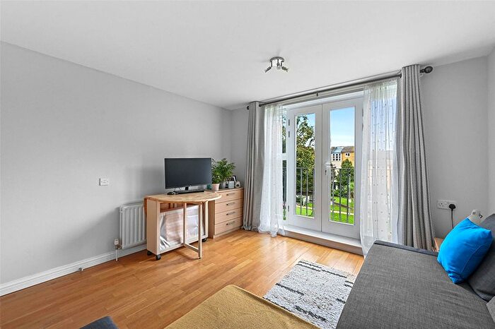 1 Bedroom Flat For Sale In Eastway, Hackney, London, E9