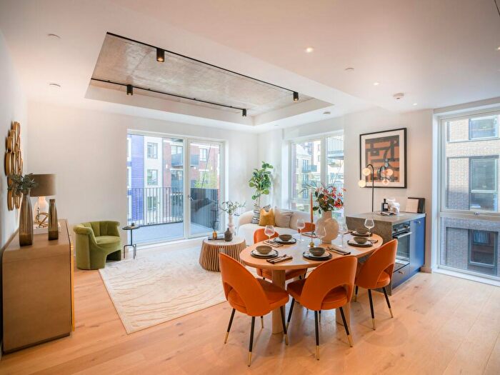 3 Bedroom Apartment For Sale In Orchard Place, Hampden House, E14